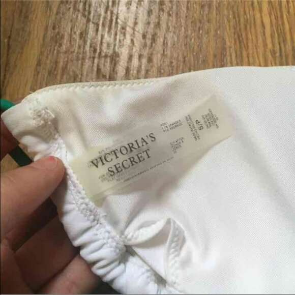 Victoria's Secret bikini top - Picture 3 of 4